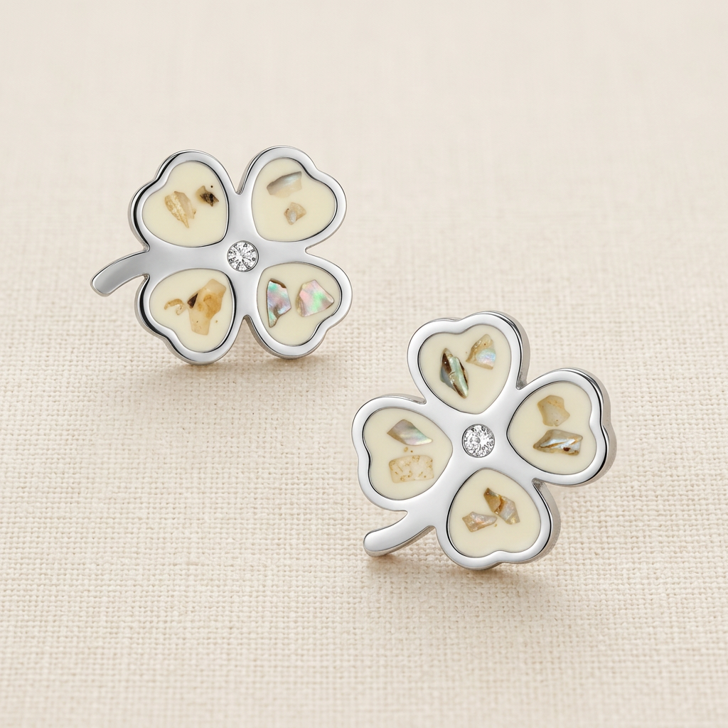 Éclat Clover Stud Earrings