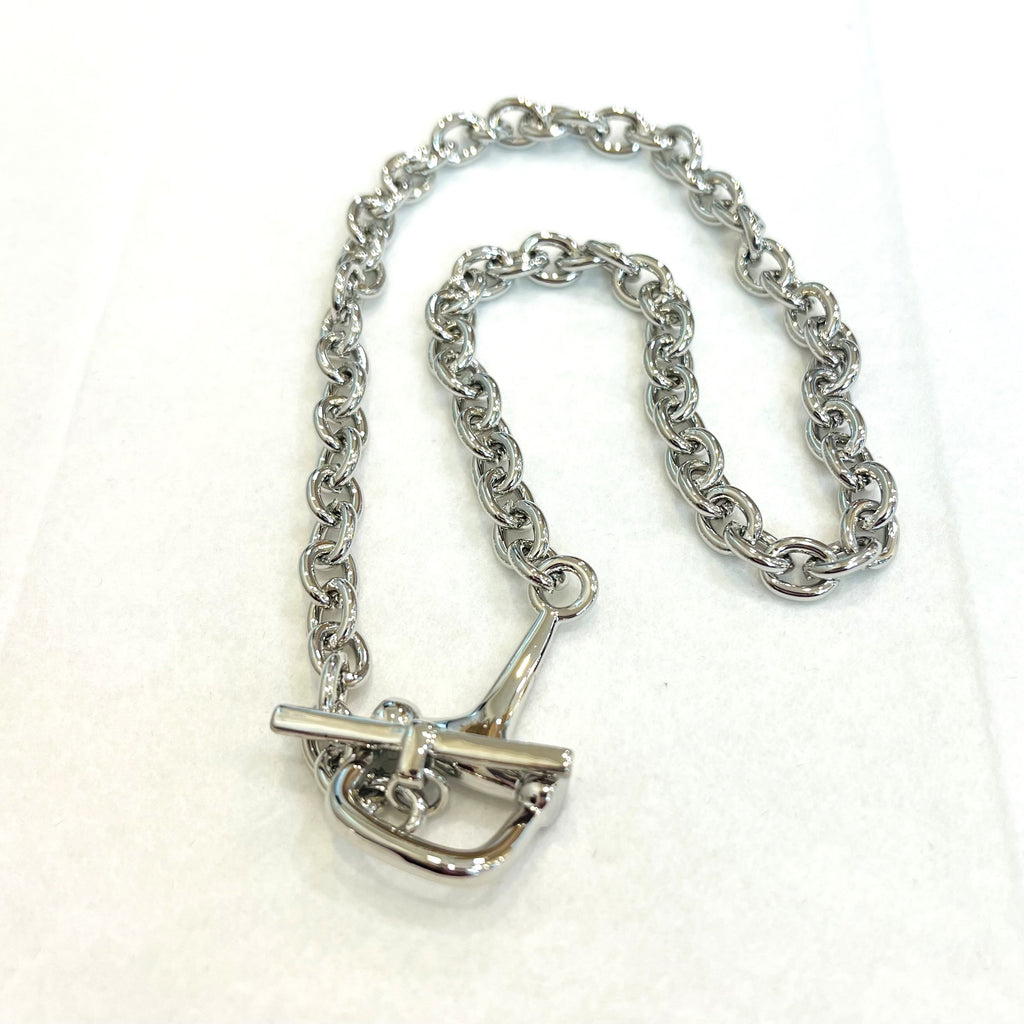 Single Stirrup Toggle Choker Necklace