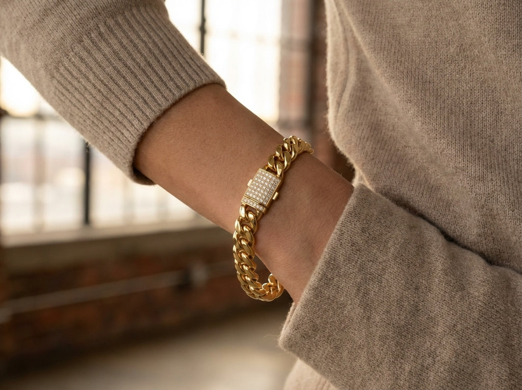 Luxe Cuban Link Bracelet with Simulated Diamond Clasp