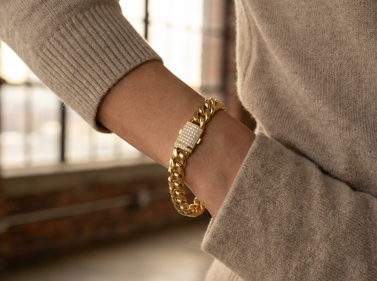 Luxe Cuban Link Bracelet with Simulated Diamond Clasp