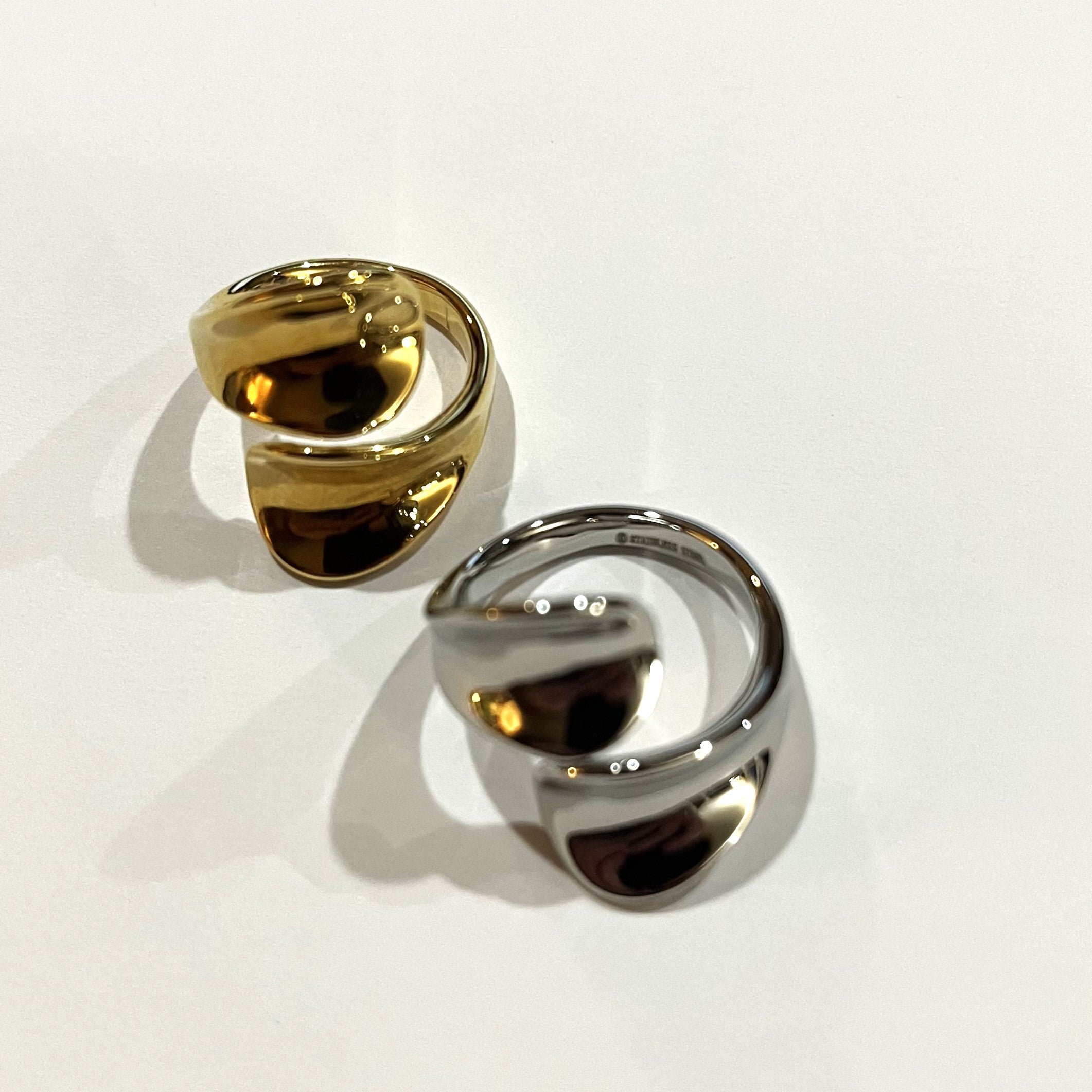 Double Twist Ring