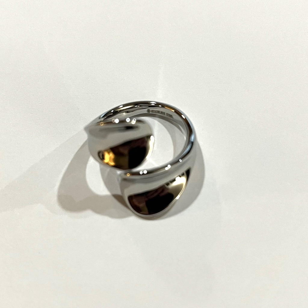 Double Twist Ring