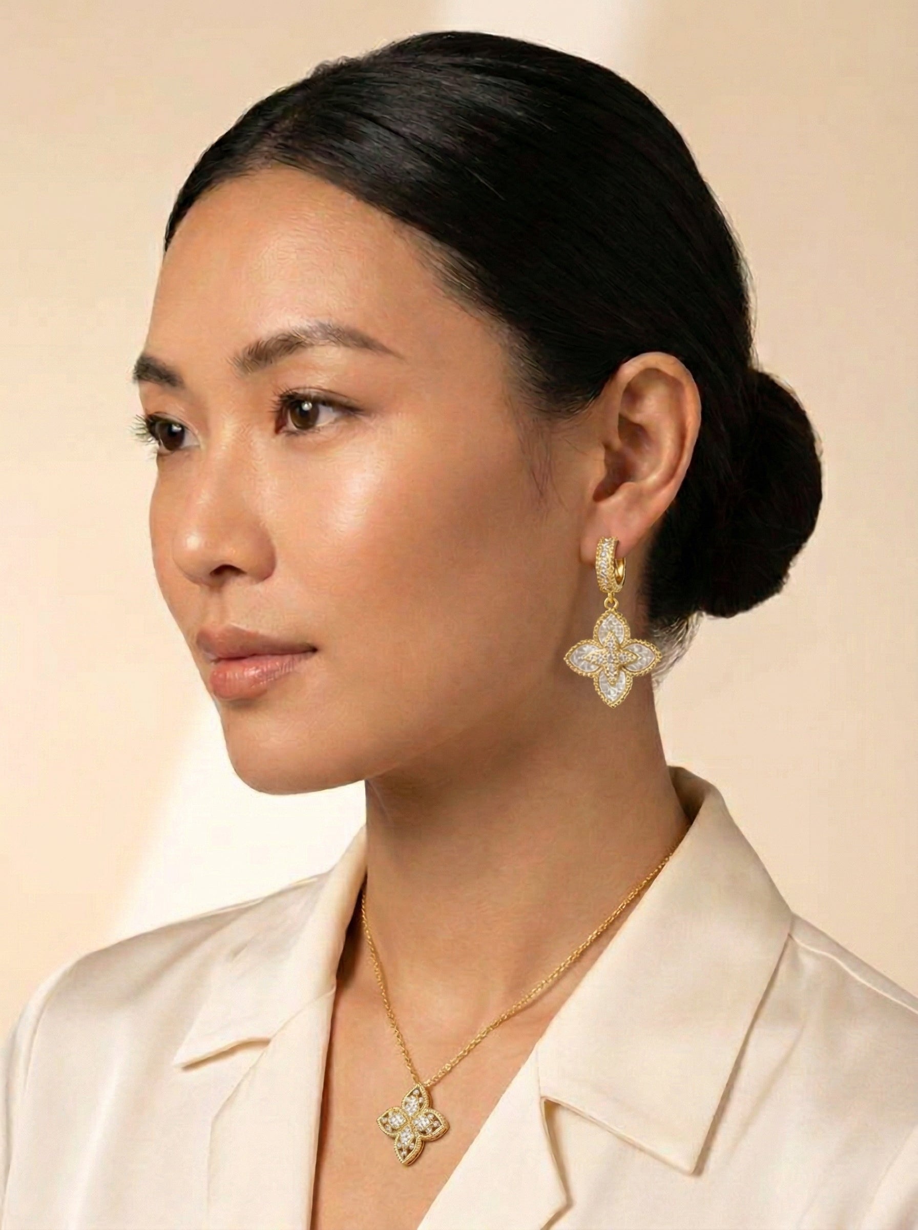 Fleur Simulated Diamond Necklace