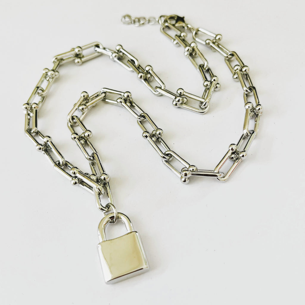 Stirrup Locket Necklace | Equestrian Keepsake Pendant | Stainless Steel & 18K Gold Plated